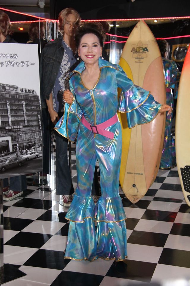 デヴィ夫人、バツグンのプロポーション披露！フォトギャラリー（11枚目）