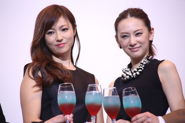 超絶美人が競演！北川景子＆深田恭子　映画『ルームメイト』初日舞台あいさつフォトギャラリー（11枚目）