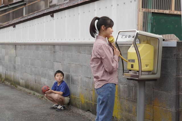 「MIU404」にも出演！『罪の声』原菜乃華の場面カット（2枚目）