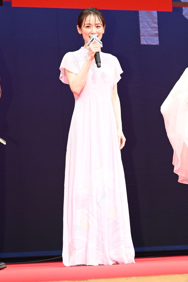 福原遥・泉里香・見上愛・倉科カナ、美麗衣装で集結『正直不動産』完成披露試写会（17枚目）