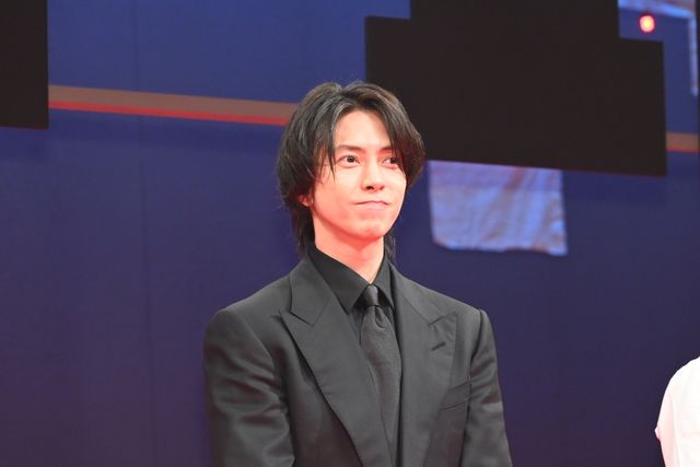 福原遥・泉里香・見上愛・倉科カナ、美麗衣装で集結『正直不動産』完成披露試写会（18枚目）