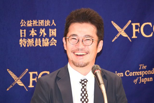 写真家・浅田政志＆中野量太監督の笑顔！映画『浅田家！』日本外国特派員協会会見（2枚目）