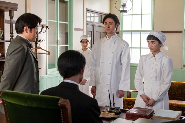 【画像8枚】朝ドラ「風、薫る」院長（筒井道隆）がりん（見上愛）に命じて…第72回場面写真：フォトギャラリー