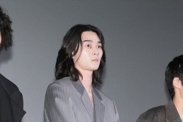 WATWING八村倫太郎＆柳俊太郎、スーツ姿で登壇『他人は地獄だ』公開記念露舞台挨拶（13枚目）