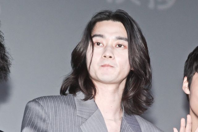 WATWING八村倫太郎＆柳俊太郎、スーツ姿で登壇『他人は地獄だ』公開記念露舞台挨拶（14枚目）