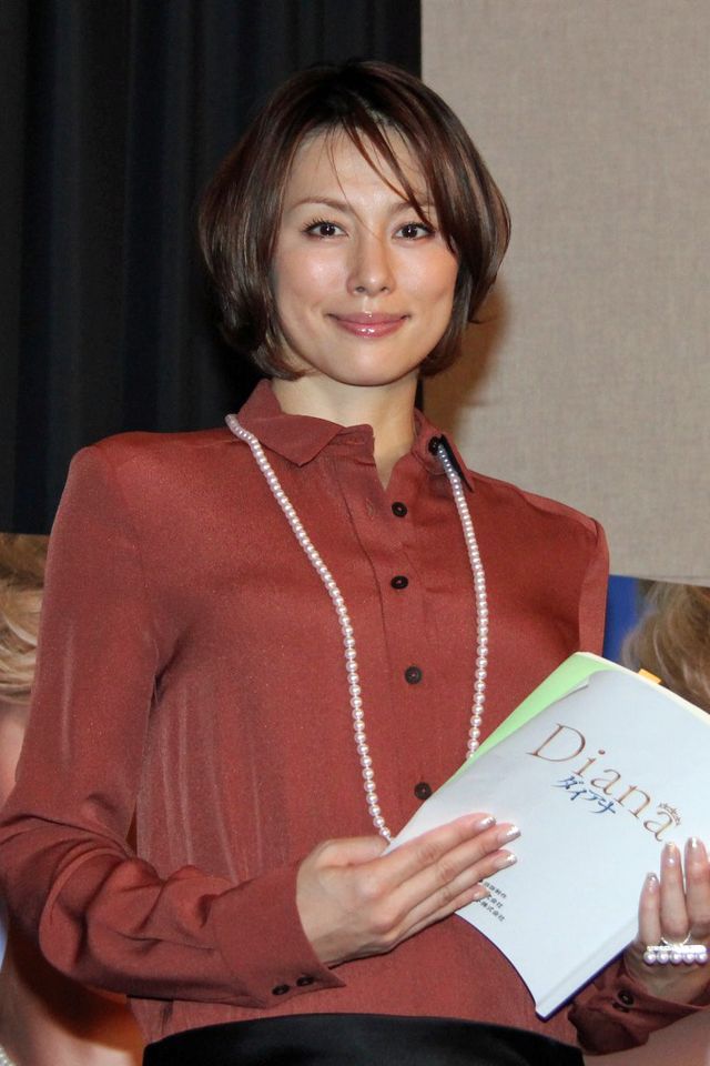 美脚がスラリ…米倉涼子フォトギャラリー（8枚目）