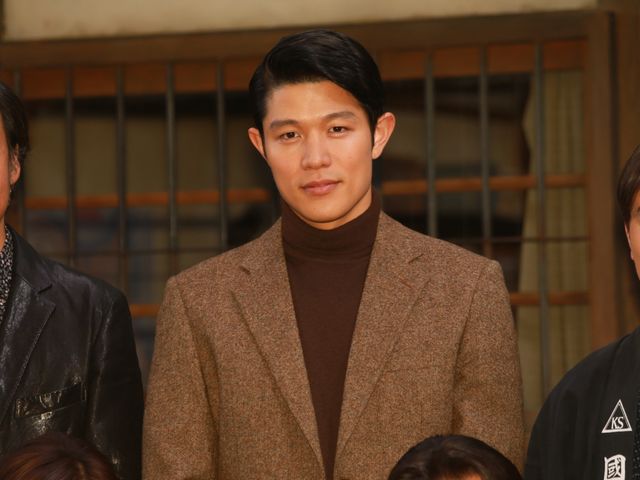 艶やかな和服姿の綾瀬はるかも爆笑…岡田准一ら『海賊とよばれた男』会見フォトギャラリー（2枚目）