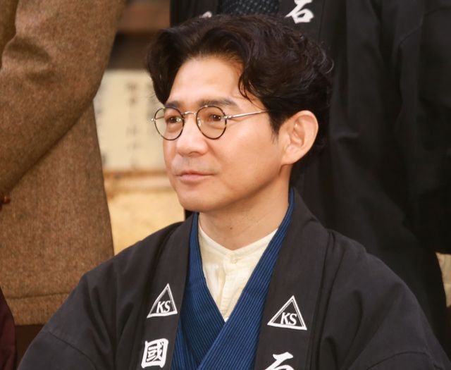 艶やかな和服姿の綾瀬はるかも爆笑…岡田准一ら『海賊とよばれた男』会見フォトギャラリー（7枚目）