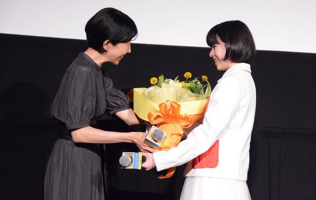 サプライズ！石田ひかり、リリー・フランキー、河合優実ら12歳の主演から手紙に鳥肌…『ルノワール』公開記念舞台挨拶（4枚目）