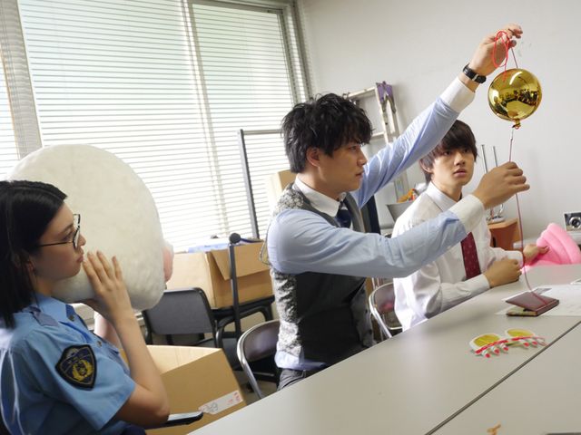 「俺たちはあぶなくない～クールにさぼる刑事たち」第2話場面カット（2枚目）