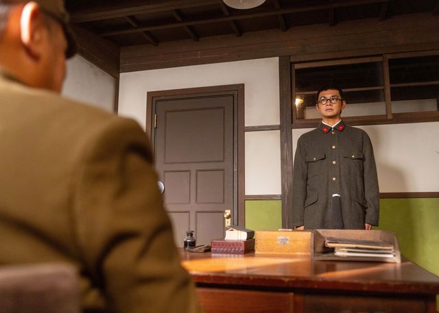 居眠りしてしまった嵩（北村匠海）は…「あんぱん」第11週「軍隊は大きらい、だけど」第53回（3枚目）