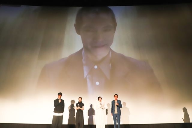 窪田正孝、舞台挨拶にリモートで参加：フォトギャラリー