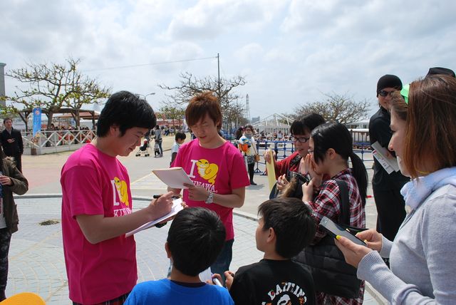 沖縄上陸！ウーマンラッシュアワー写真ギャラリー：フォトギャラリー