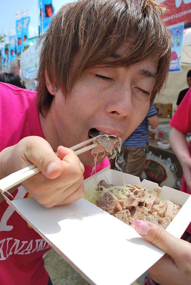 沖縄上陸！ウーマンラッシュアワー写真ギャラリー（4枚目）