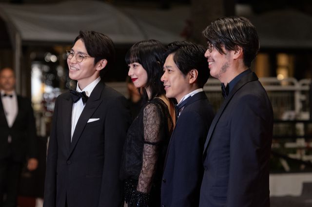 小松菜奈、シースルーの美麗ドレスで美背中披露　二宮和也とカンヌ映画祭レッドカーペットデビュー（10枚）（6枚目）