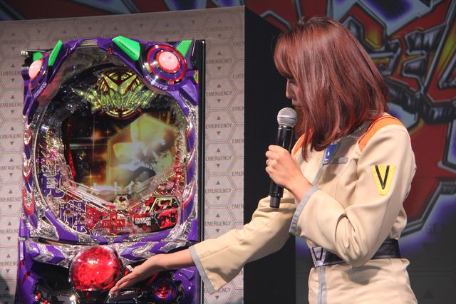 加藤夏希、久々のエヴァコスプレ！フォトギャラリー（5枚目）