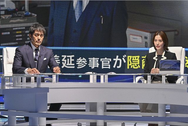 【ネタバレ】進藤（阿部寛）とAD・本橋（道枝駿佑）、隠ぺいの証拠を求めて奮闘！日曜劇場「キャスター」第5話場面写真（8枚目）