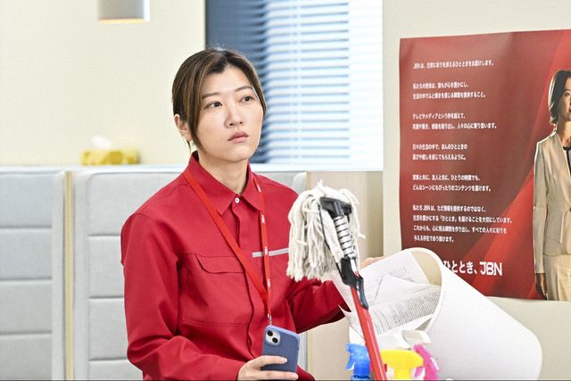 【ネタバレ】進藤（阿部寛）とAD・本橋（道枝駿佑）、隠ぺいの証拠を求めて奮闘！日曜劇場「キャスター」第5話場面写真（11枚目）