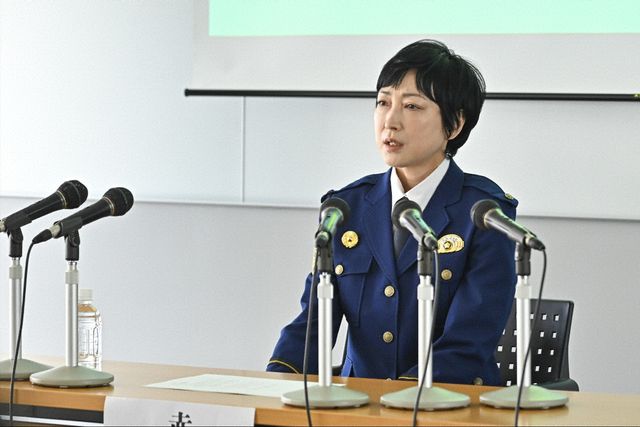 【ネタバレ】進藤（阿部寛）とAD・本橋（道枝駿佑）、隠ぺいの証拠を求めて奮闘！日曜劇場「キャスター」第5話場面写真（14枚目）