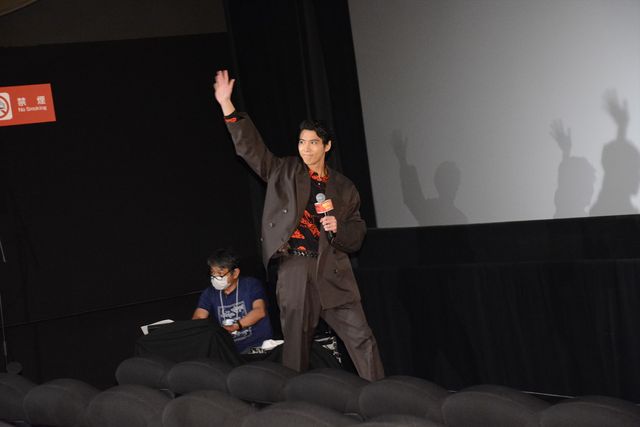 賀来賢人、伊藤健太郎、清野菜名、橋本環奈、福田雄一監督が登場！『今日から俺は!!劇場版』初日舞台あいさつ（2枚目）