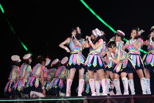 「AKB48・2013真夏のドームツアー～まだまだ、やらなきゃいけないことがある～」のナゴヤドーム初日公演ギャラリー（5枚目）