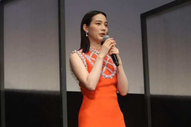 のん、林遣都、橋本愛らドレスアップで登場！『私をくいとめて』東京国際映画祭舞台挨拶（3枚目）