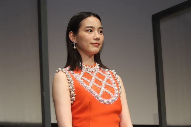 のん、林遣都、橋本愛らドレスアップで登場！『私をくいとめて』東京国際映画祭舞台挨拶（9枚目）