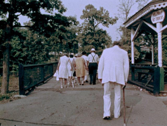 老人がボロボロに…『アミューズメント・パーク』場面写真＆ポスタービジュアル（6枚目）