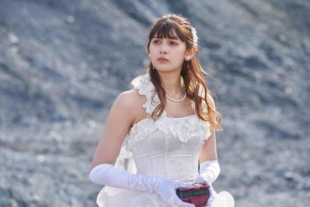 玲花様がキス寸前…「仮面ライダーサーベラ＆仮面ライダーデュランダル」場面写真（10枚目）