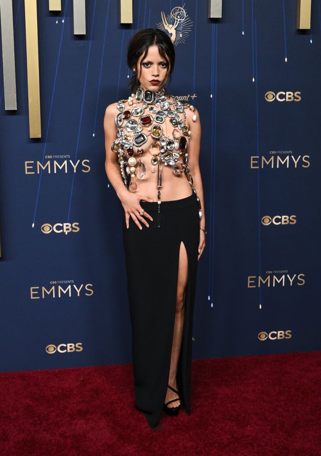 第77回エミー賞授賞式でのジェナ・オルテガ（3枚目）