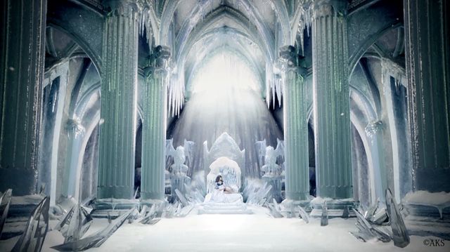 こじはる、下着姿の“氷の女王”に！フォトギャラリー（8枚目）