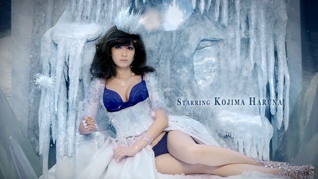 こじはる、下着姿の“氷の女王”に！フォトギャラリー（9枚目）