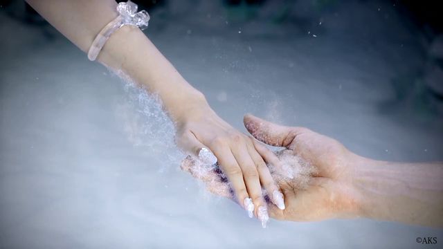 こじはる、下着姿の“氷の女王”に！フォトギャラリー（14枚目）