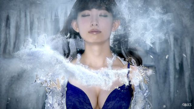 こじはる、下着姿の“氷の女王”に！フォトギャラリー（15枚目）