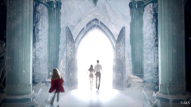 こじはる、下着姿の“氷の女王”に！フォトギャラリー（17枚目）