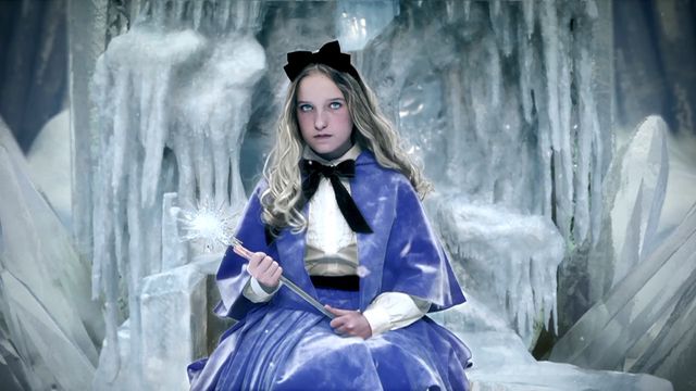 こじはる、下着姿の“氷の女王”に！フォトギャラリー（19枚目）