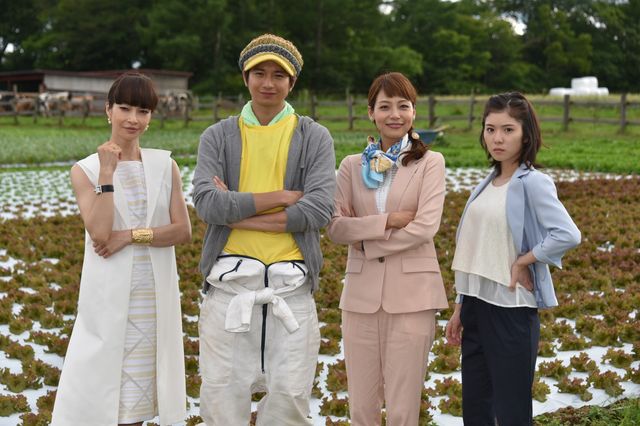 （左から）りょう、向井理、相武紗季、松岡茉優