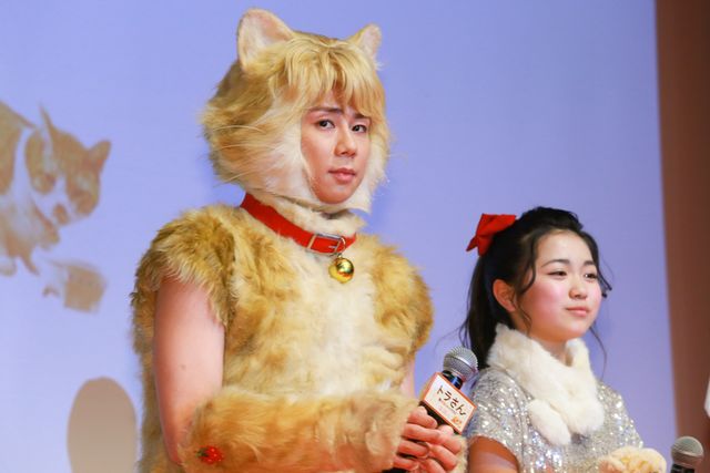キスマイ北山、マイクの持ち方が可愛い…！『トラさん～僕が猫になったワケ～』完成披露舞台あいさつ：フォトギャラリー
