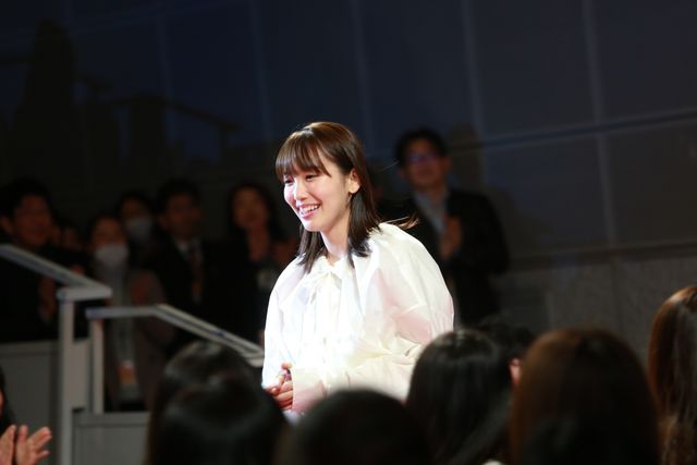 キスマイ北山、マイクの持ち方が可愛い…！『トラさん～僕が猫になったワケ～』完成披露舞台あいさつ（7枚目）