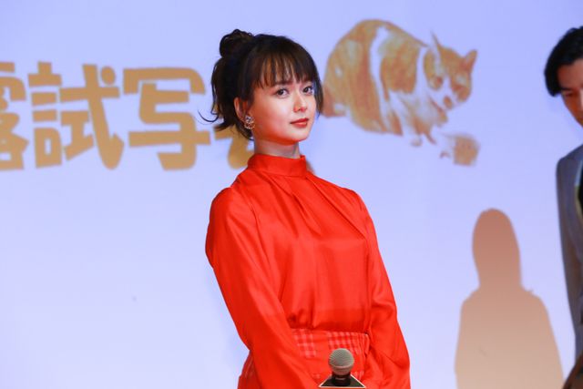 キスマイ北山、マイクの持ち方が可愛い…！『トラさん～僕が猫になったワケ～』完成披露舞台あいさつ（9枚目）