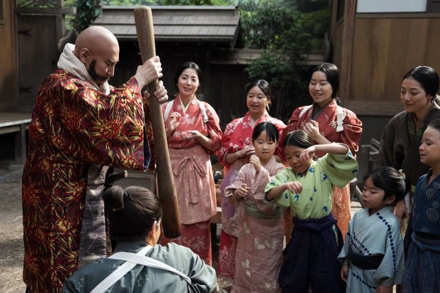 第17回「小谷落城」より餅つきをする武田信玄（高嶋政伸）