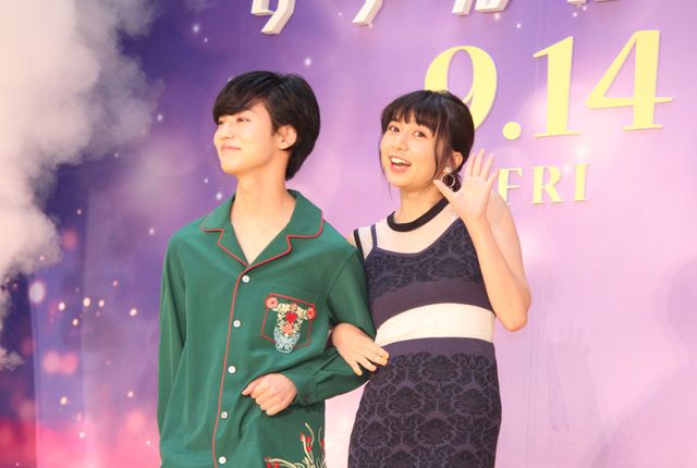 中条あやみ＆佐野勇斗ら仲よしキャストが登場！『3D彼女　リアルガール』ジャパンプレミア・カーペットイベント（3枚目）