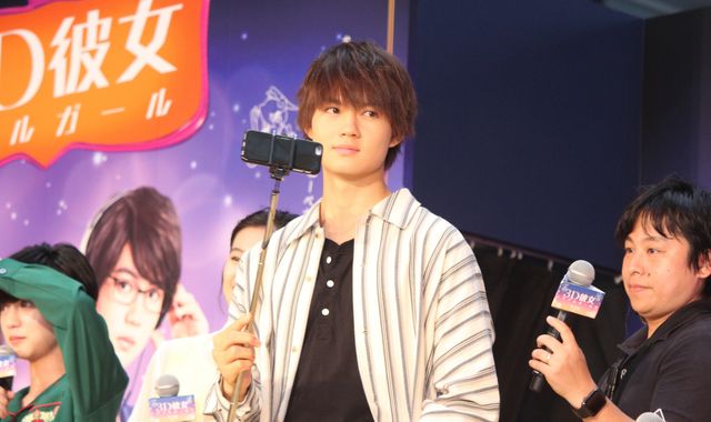 中条あやみ＆佐野勇斗ら仲よしキャストが登場！『3D彼女　リアルガール』ジャパンプレミア・カーペットイベント（4枚目）