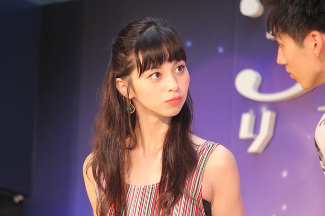 中条あやみ＆佐野勇斗ら仲よしキャストが登場！『3D彼女　リアルガール』ジャパンプレミア・カーペットイベント（5枚目）