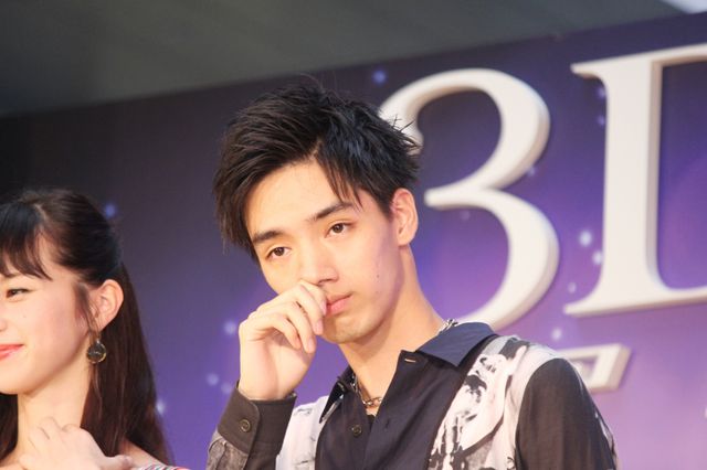 中条あやみ＆佐野勇斗ら仲よしキャストが登場！『3D彼女　リアルガール』ジャパンプレミア・カーペットイベント（9枚目）