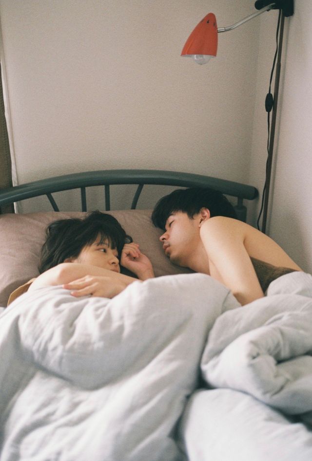 成田凌の“あごトン”にキュン！『愛がなんだ』場面写真（3枚目）