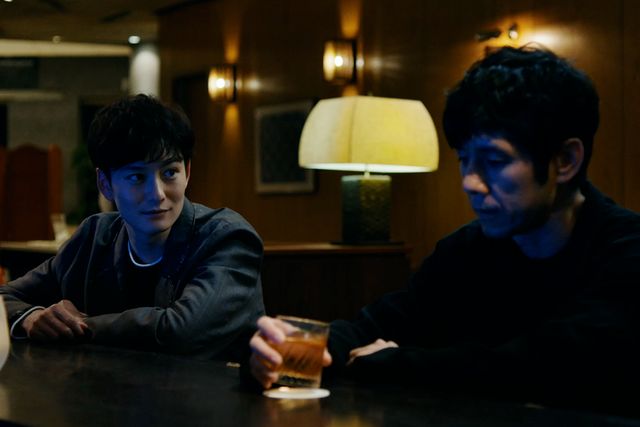 西島秀俊の付け髭姿！『ドライブ・マイ・カー』場面写真（13枚目）