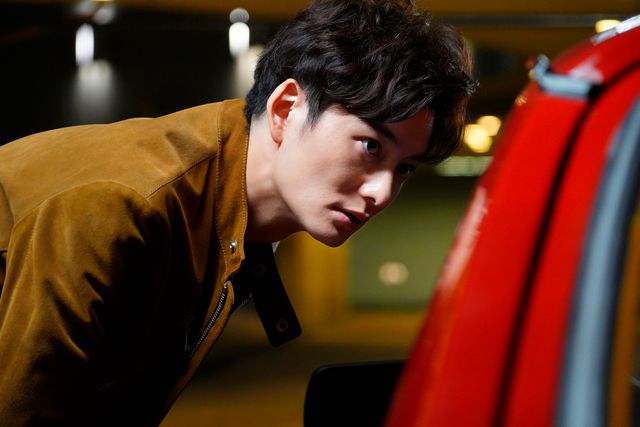 西島秀俊の付け髭姿！『ドライブ・マイ・カー』場面写真（19枚目）