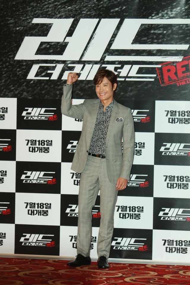 『REDリターンズ』イ・ビョンホン、上半身裸のシーンにため息＜韓国JPICTURES＞（8枚目）