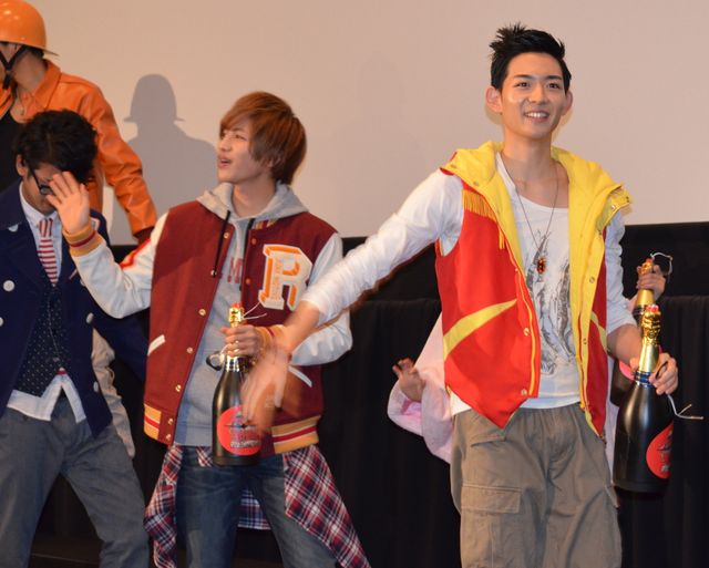 イケメンがずらり！『烈車戦隊トッキュウジャーVSキョウリュウジャー THE MOVIE』初日舞台あいさつ写真ギャラリー（11枚目）